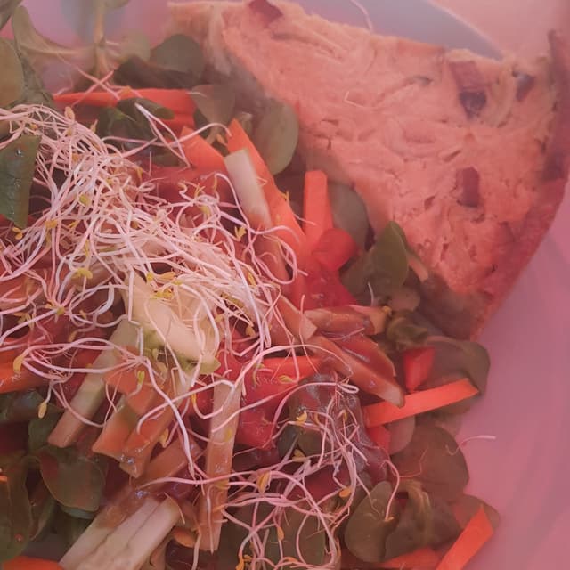 Foto do prato “Quiche de cebolla”