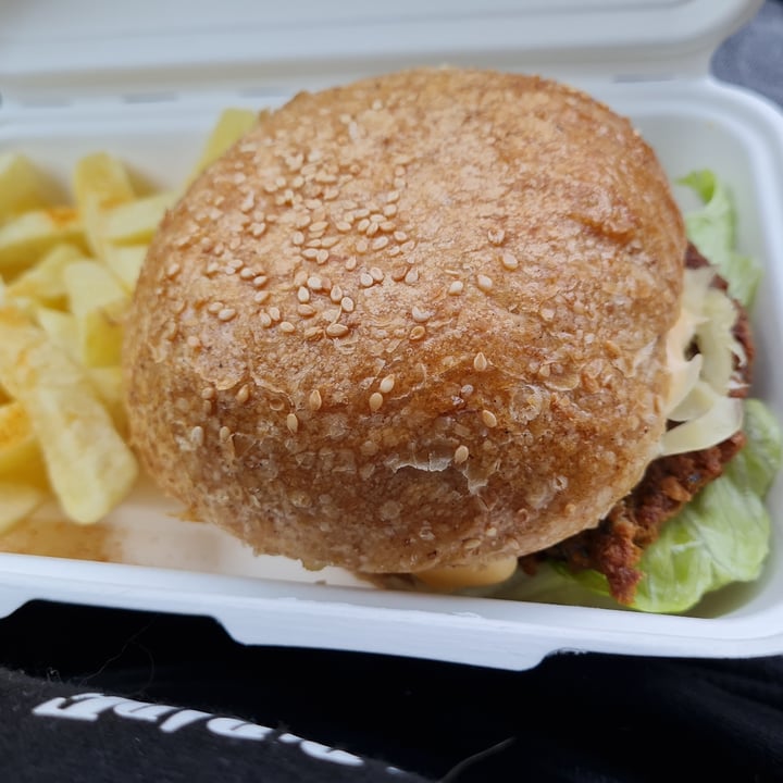 review photo of The Jozi Green Eatery Veggie Burger With Chips shared by @gloomyvegan on 29 Oct 2021 - review