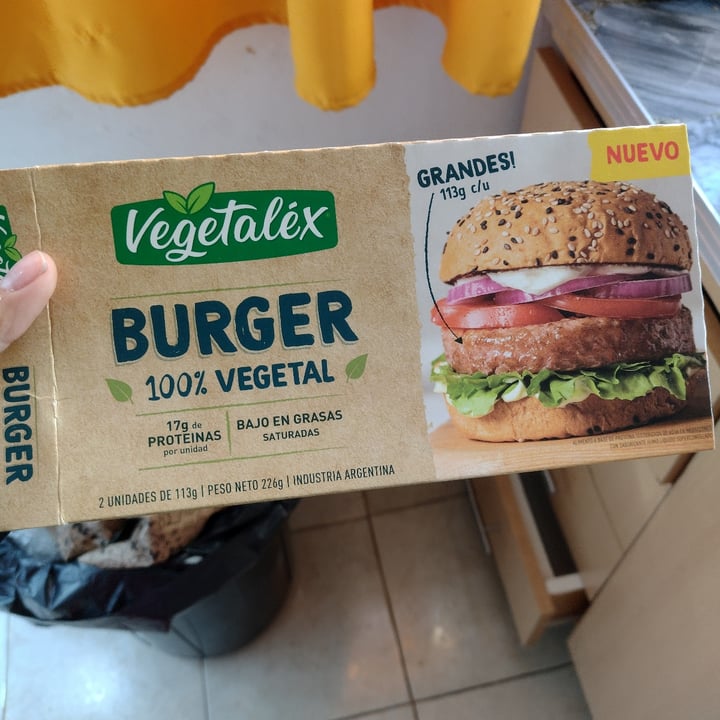 photo of Vegetalex Burger 100% Vegetal shared by @flornoetzel on  29 May 2022 - review