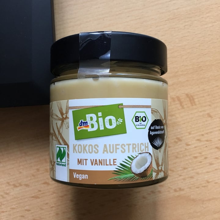 review photo of dmBio Kokos Aufstrich mit Vanille shared by @nessaveg on 09 Jun 2021 - review
