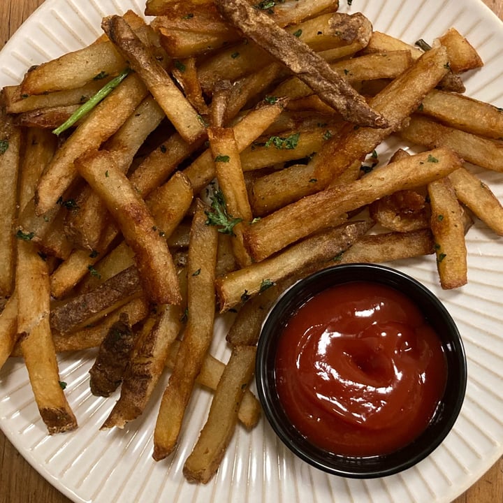 photo of Beaut Burger Hand-Cut Russet Fries shared by @alleycatz on  05 Feb 2021 - review