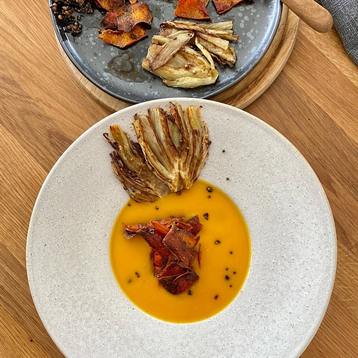 review photo shared by @lanastweet on 27 Sep 2022 - post