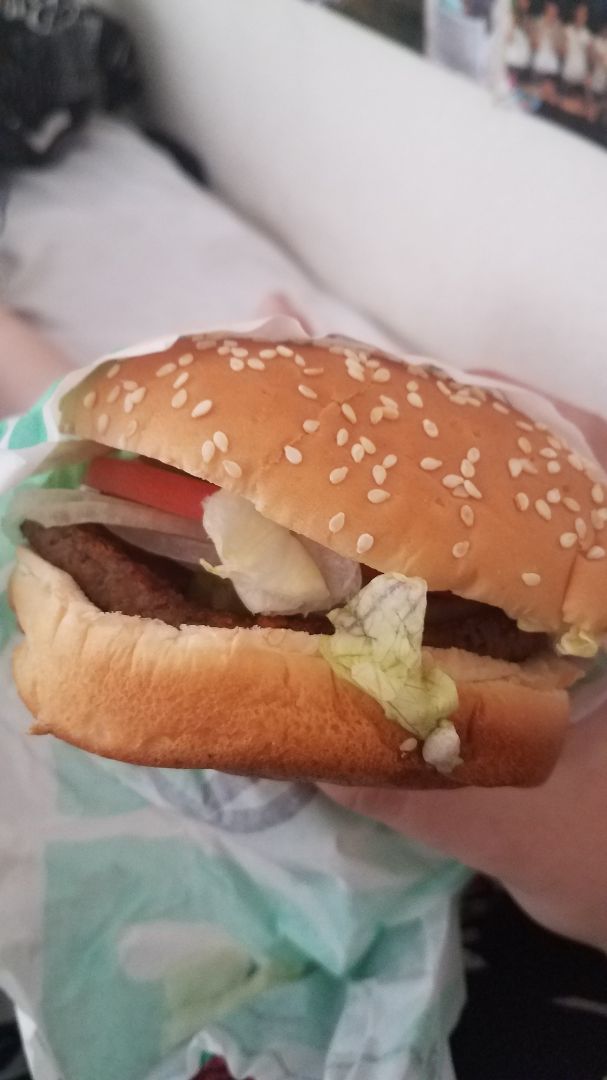 photo of Burger King Impossible Whopper No Mayo shared by @iskpopvegan on  09 Aug 2019 - review