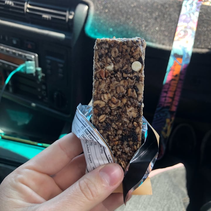 photo of Made Good Cookies and cream granola bars shared by @gnargnarbinks402 on  19 Jun 2022 - review