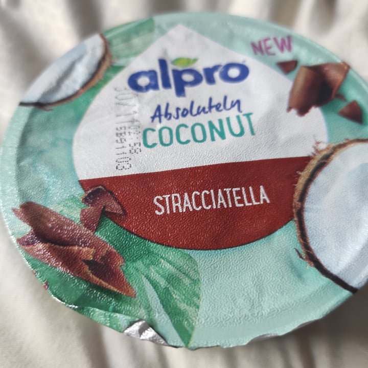 photo of Alpro Absolutely Coconut STRACCIATELLA shared by @scatolettadiceci on  14 Nov 2022 - review