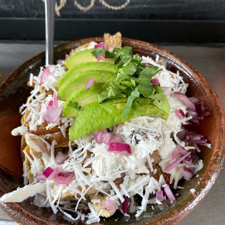 photo of Mandragora Vegan Chilaquiles Verdes Con Milanesa shared by @yoliihna23 on  27 Oct 2022 - review