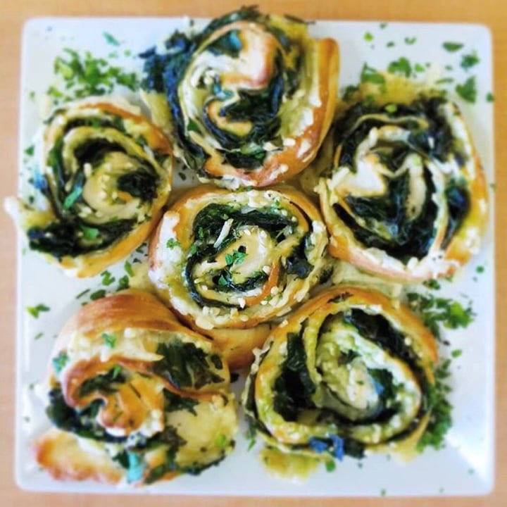 photo of Pizza Mia Spinach Pinwheel shared by @alimatthews on  29 Nov 2018 - review