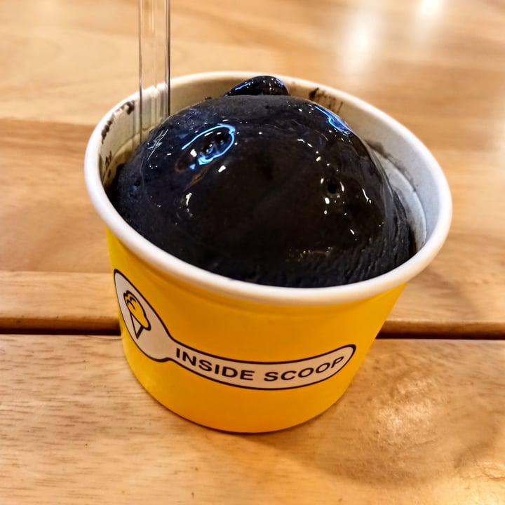 photo of Inside Scoop Sunway Pyramid Coconut Ash shared by @laeta7 on  07 Jul 2020 - review