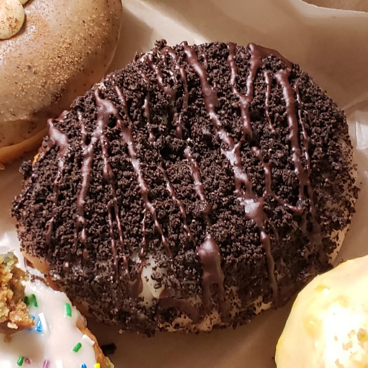 photo of bloomer's on Queen Cookies And Cream Donut shared by @all1za on  11 Sep 2022 - review