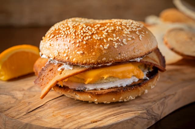 菜肴“The Baykin Bagel Sandwich”的照片