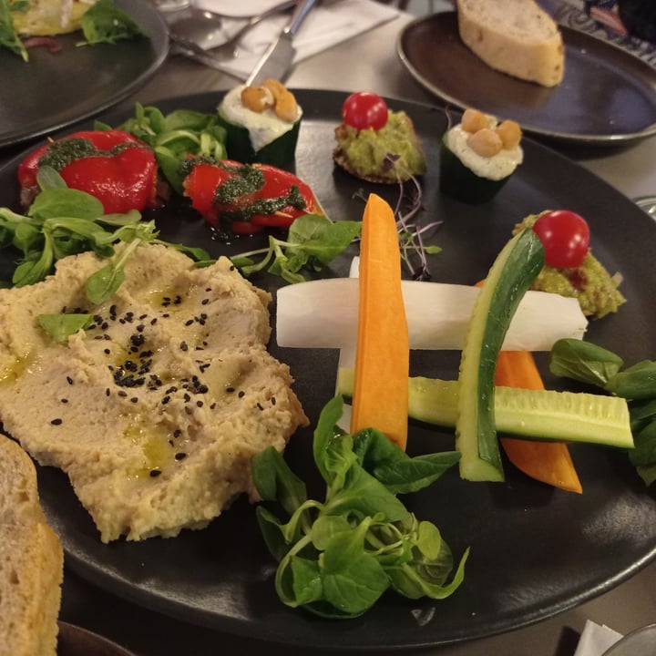 photo of Vegan's Prague Starter mix plate shared by @albetty on  17 Aug 2022 - review