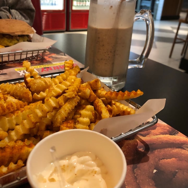review photo of Johnny Rockets Catuaí Maringá Vegan Milkshake Oreo shared by @anaaureliano on 07 Jul 2021 - review