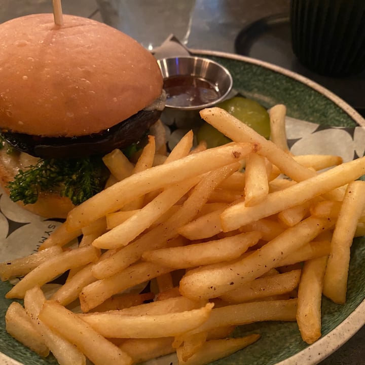 photo of Symmetry Vegan Umami Bomb shared by @ahsne on  16 Dec 2020 - review