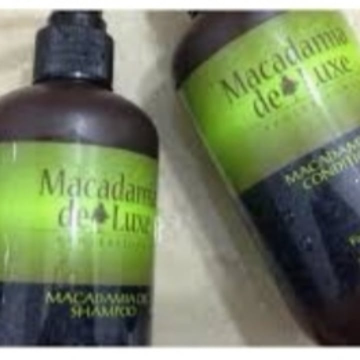 review photo of Deluxe Shampoo macadamia shared by @steffybohm on 03 Feb 2021 - review