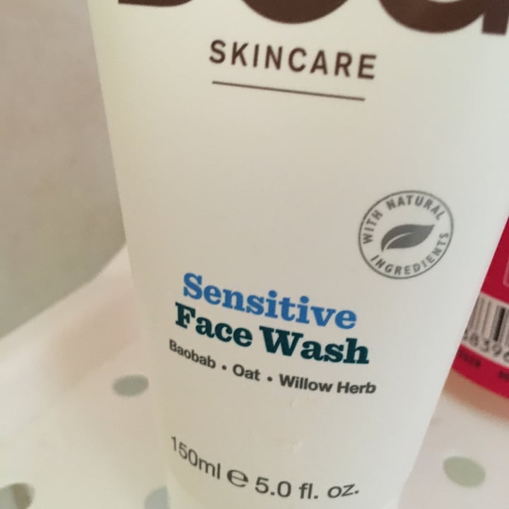 photo of Bulldog Sensitive Face Wash shared by @ellika on  25 Dec 2021 - review