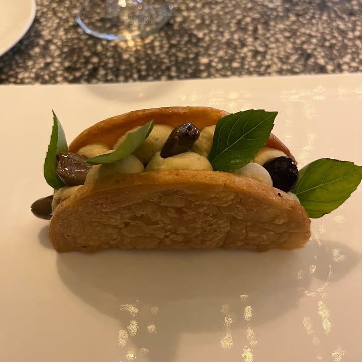 review photo of Capra e Cavoli vegetariano, vegano e pesce Farinata di ceci e humms shared by @ninacav on 30 Oct 2022 - review