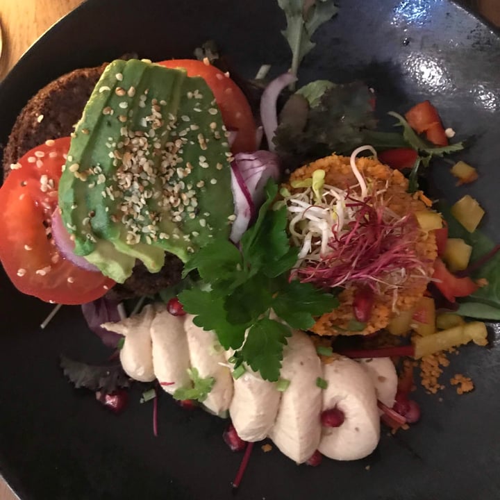 review photo of VEVAY Humus shared by @julieschvartz on 26 Apr 2022 - review