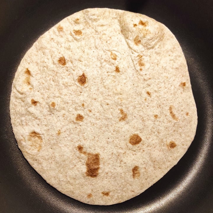 review photo of Natura Felice Bio Piadina Al Farro shared by @wingsforwords on 18 Jan 2022 - review