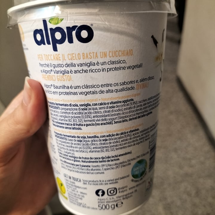 photo of Alpro Yogurt di soia alla vaniglia shared by @marshx on  05 May 2022 - review