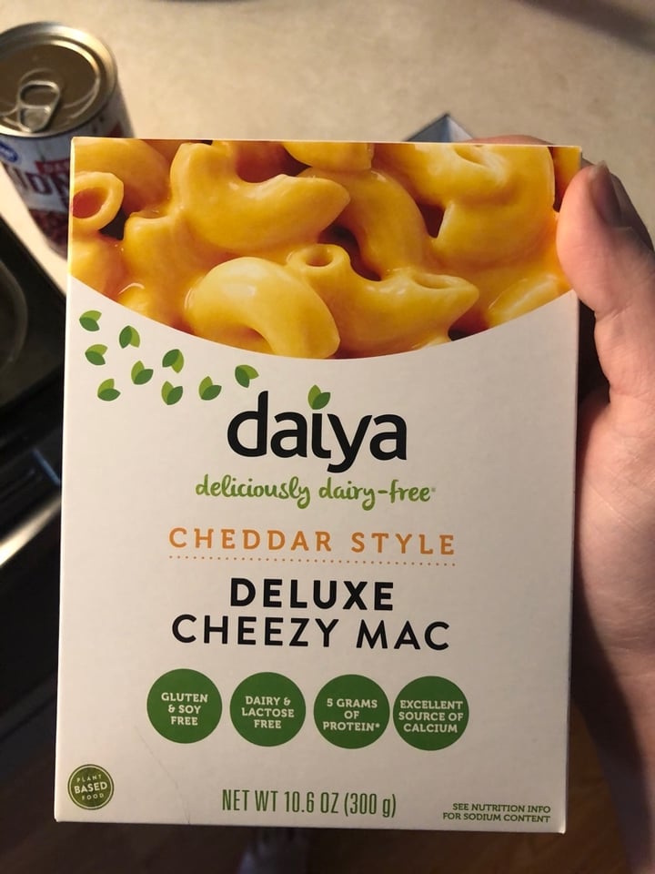 photo of Daiya Cheddar Style Deluxe Cheezy Mac shared by @maddiesteier on  01 Apr 2020 - review