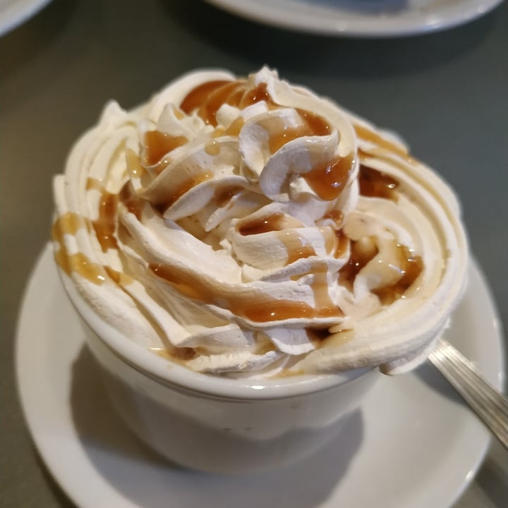 photo of Loving Hut Caramel macchiato shared by @beiaene on  29 May 2022 - review