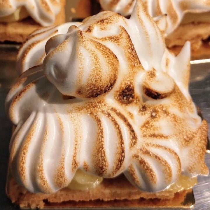 review photo of La Vie Chérie Tartelette au citron meringuée shared by @alialexandra on 09 Sep 2020 - review
