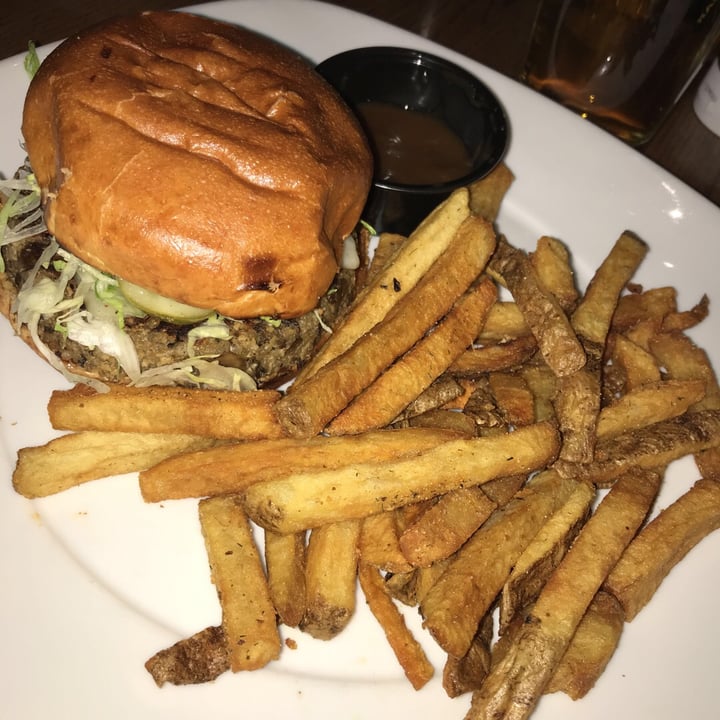 photo of Original Joe's Restaurant & Bar Quinoa Burger shared by @ambivalentideas on  15 Dec 2018 - review
