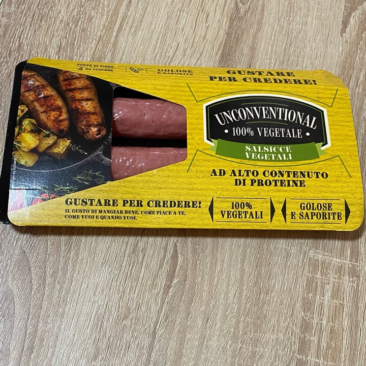 photo of Unconventional Salsicce Vegetali - Sausages shared by @unveganocometrainer on  11 Apr 2022 - review