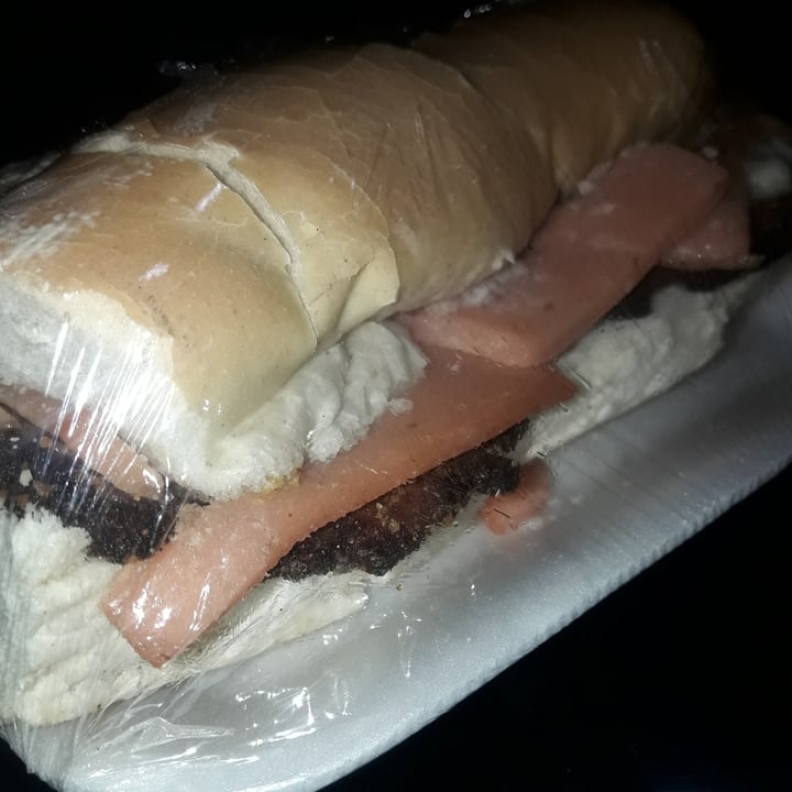 review photo of TODO LO QUE ESTA BIEN MERCADO INTEGRAL VEGANO Sándwich De Milanesa De Arvejas Con Jamon Y Queso shared by @agossariass on 31 Dec 2020 - review