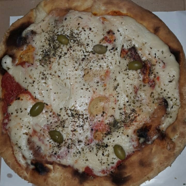review photo of BENICIO RESTAURANTE Pizza de quesofu shared by @compasionveganaarg on 08 Feb 2021 - review