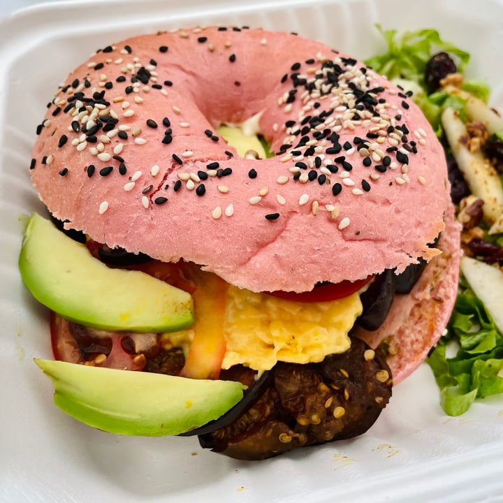 photo of Vegamo Bakery Bagel Bacon Y Cheese. shared by @hugemittons on  31 Jul 2021 - review