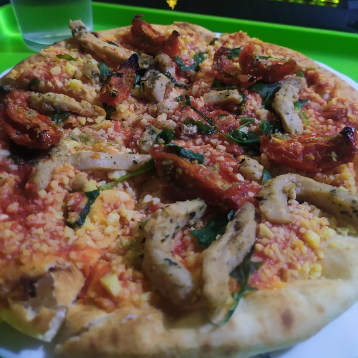 photo of Hacendado Vegan Pizza Rúcula & Tomate Seco shared by @release on  12 Sep 2021 - review