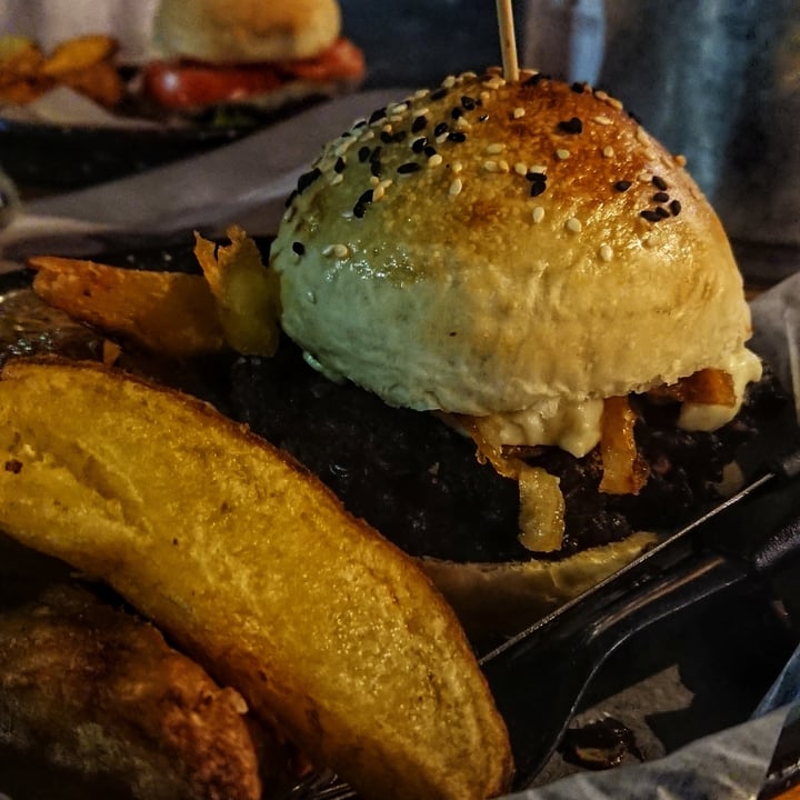 photo of Hello Frank hamburguesa vegana shared by @agusgobbi on  04 Jun 2020 - review