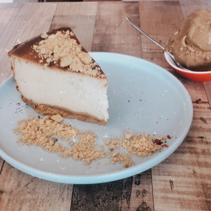 photo of WellSmoocht Classic Crumble Burnt Cheesecake shared by @issa on  15 Dec 2020 - review