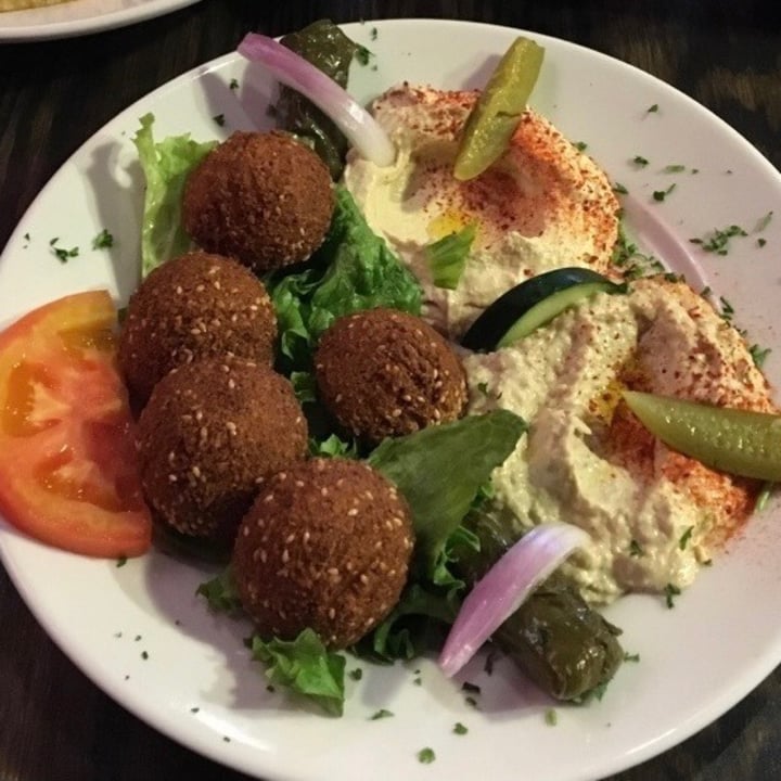 photo of Zayna Mediterranean Restaurant Falafel Plate, Cauliflower Plate, Tabouli Salad, Ful Mudamas shared by @vb on  12 Jun 2021 - review
