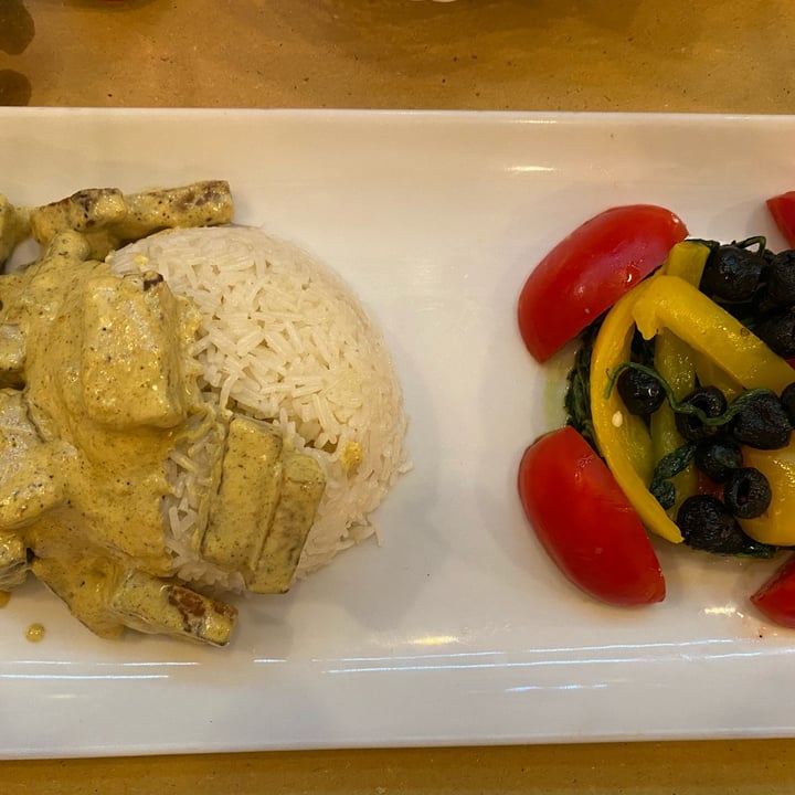 photo of Origano Trevi “Pollo” vegano al Curry shared by @danielallocco on  03 Sep 2022 - review