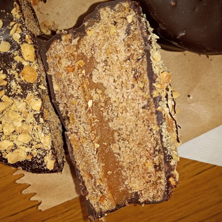 review photo of siembra pasteleria vegetal Alfajores De Dulce De Leche shared by @camsss on 11 Sep 2022 - review