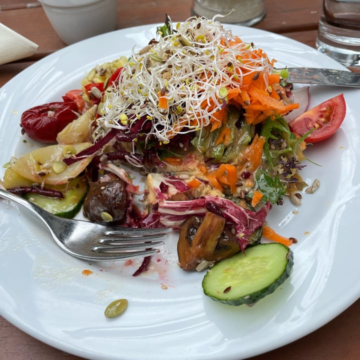 photo of Der Schafstall - Das Café-Restaurant im Büsenbachtal Stulle mit Hummus shared by @julyn on  11 Jun 2022 - review