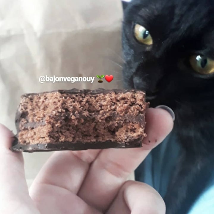 review photo of Tentación vegana Alfajor de Dulce de Leche de Coco shared by @amnrx on 22 Jan 2021 - review