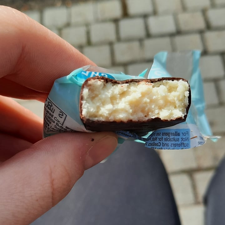 photo of Plant Kitchen (M&S) Super coconutty coconut & dark chocolate shared by @heatherlouise on  15 May 2021 - review