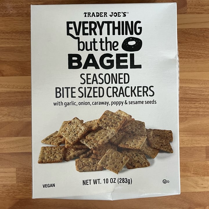 photo of Trader Joe's Everything But The Bagel Seasoned Bite Sized Crackers shared by @jessskh on  19 Oct 2022 - review