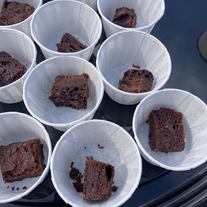photo of Vegan By Dani Dark Chocolate Gluten Free Brownie shared by @nibblenyaka on  13 Feb 2021 - review