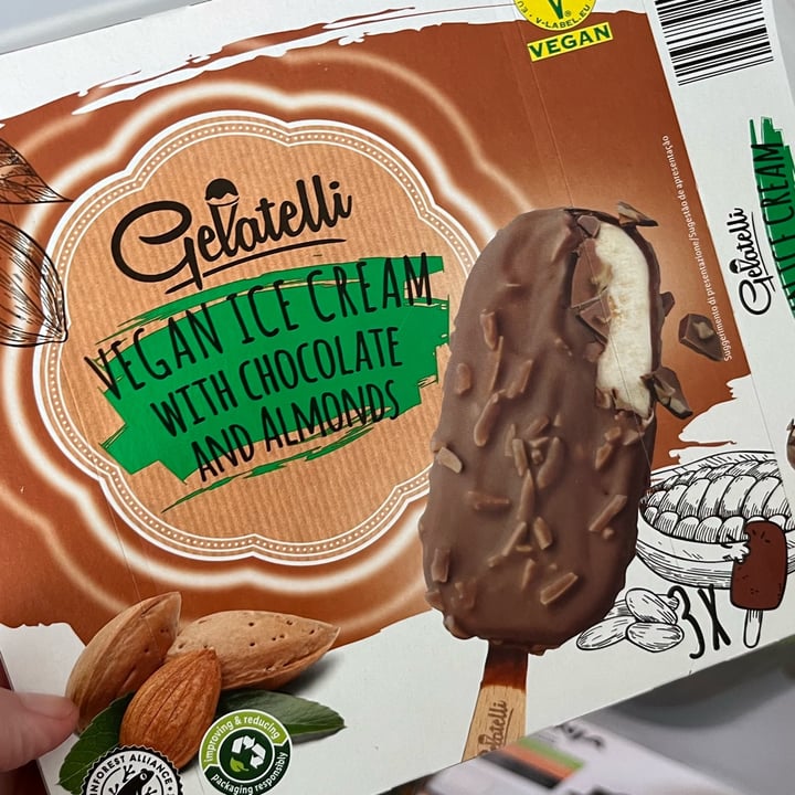 photo of Gelatelli Vegan Ice Cream with Chocolate and Almonds shared by @braindome on  14 Apr 2022 - review