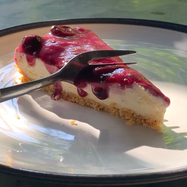 photo of Manggis in Canggu Blueberry cheesecake shared by @aldendaze on  13 Apr 2021 - review