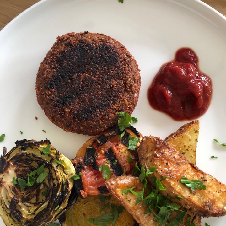 review photo of Outcast Foods Activated Burger Mix shared by @anelvdm on 26 Apr 2020 - review
