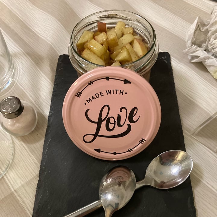 photo of Jolie Bistrot - vegetarian, gluten free, cucina naturale. Panna cotta vegan al cacao, con mele e cannella shared by @franocciola on  24 Apr 2022 - review