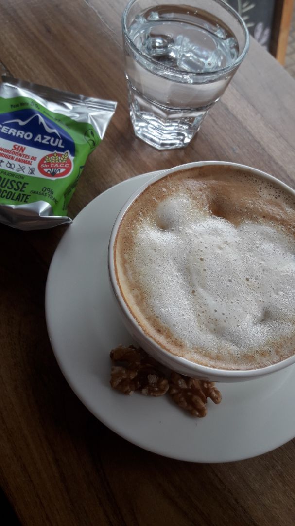 review photo of Cerro Azul Alfajor Mousse de Chocolate shared by @leonnmanu on 08 Dec 2019 - review