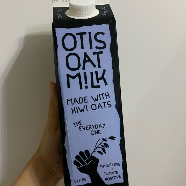 photo of Otis Oat Milk Oat M!lk (The Everyday One) shared by @jzishungry on  06 Feb 2022 - review
