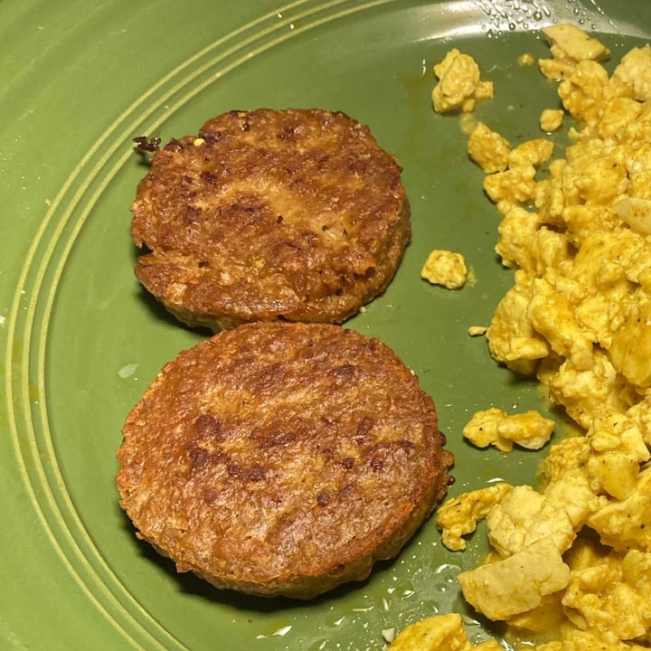 photo of Beyond Meat Beyond Breakfast Sausage Spicy shared by @alphanumer1c on  06 Nov 2021 - review
