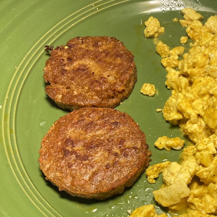 review photo of Beyond Meat Beyond Breakfast Sausage Spicy shared by @alphanumer1c on 06 Nov 2021 - review